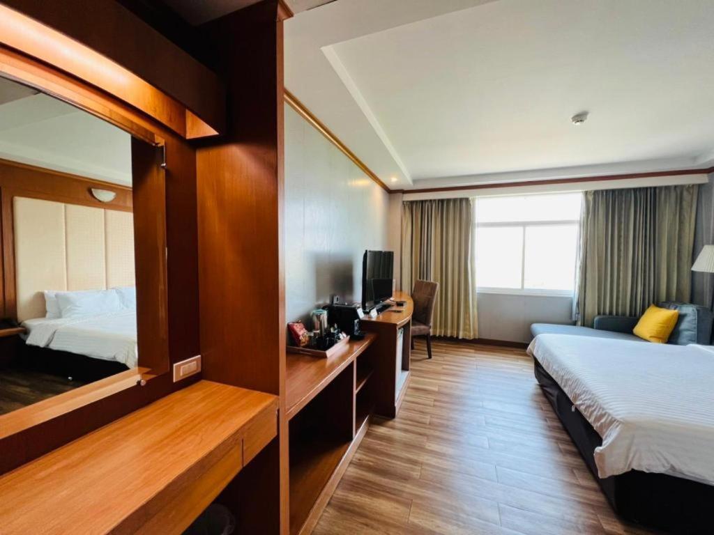 Western Grand Hotel Ratchaburi Ban Bang Kra Экстерьер фото